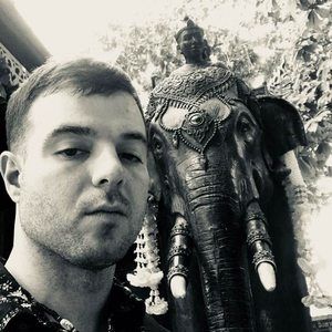 Meet your Posher, Adam